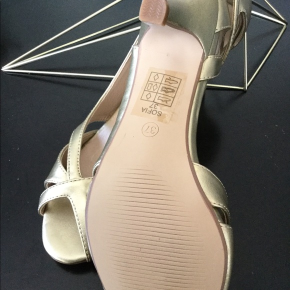 Retro gold heels - Picture 2 of 3